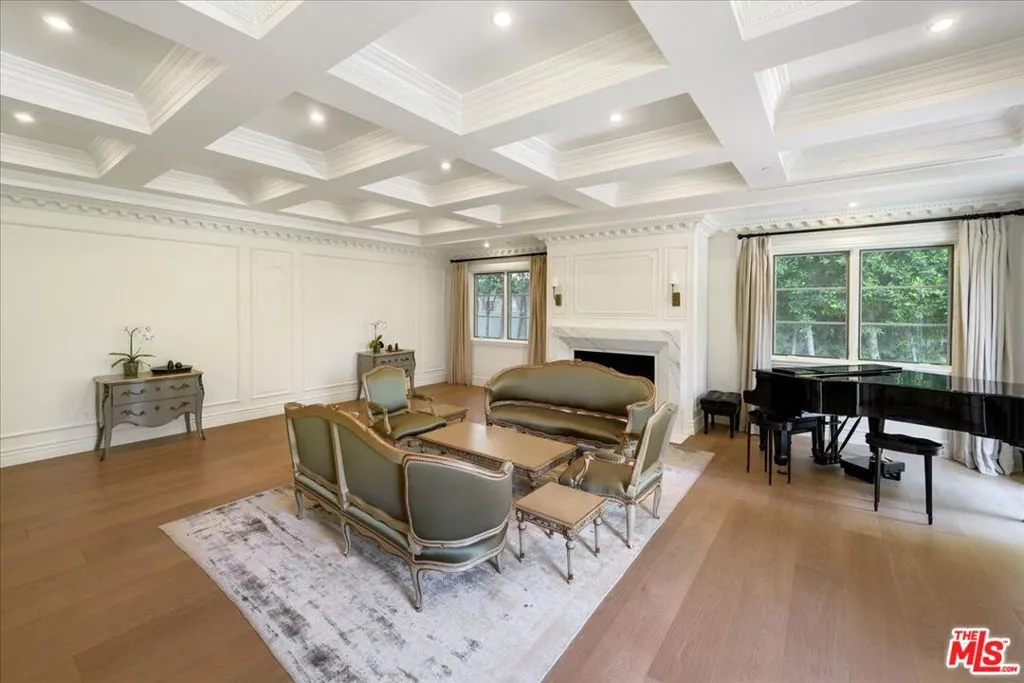 813 N Alpine Drive, Beverly Hills, California 90210 home-pic-5