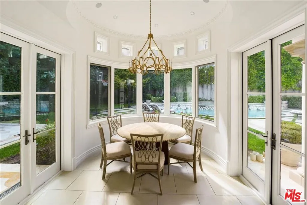 813 N Alpine Drive, Beverly Hills, California 90210 home-pic-14