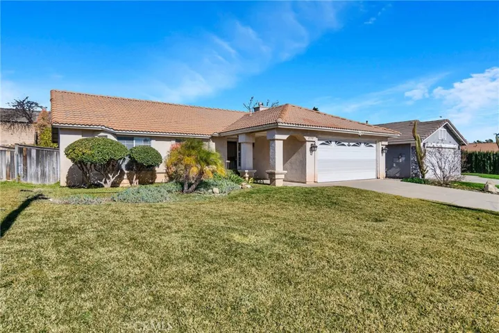 2 car garage with long driveway
