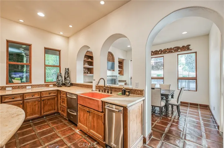 1387 E Carlyle Way, Fresno, California 93730