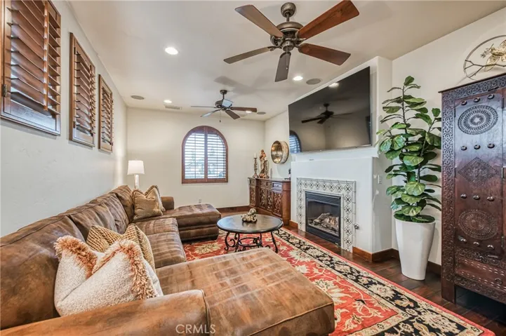 1387 E Carlyle Way, Fresno, California 93730