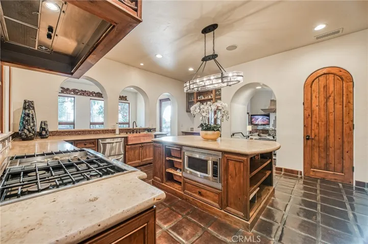 1387 E Carlyle Way, Fresno, California 93730