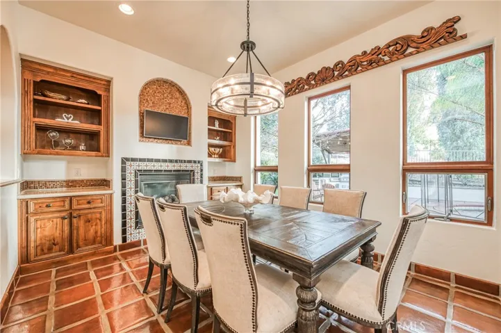 1387 E Carlyle Way, Fresno, California 93730