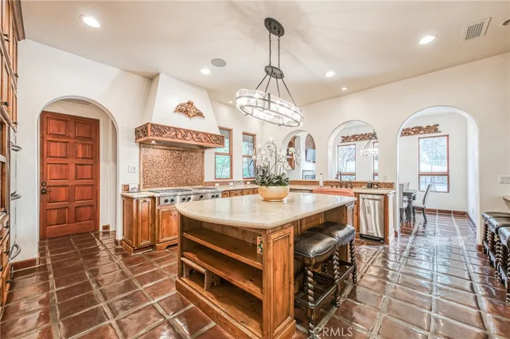 1387 E Carlyle Way, Fresno, California 93730