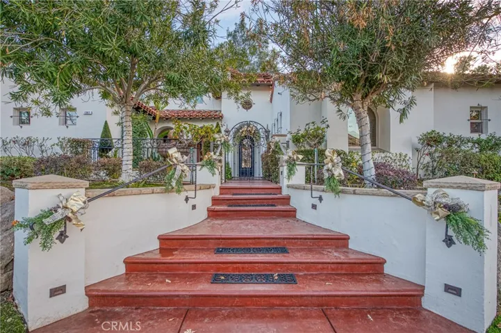 1387 E Carlyle Way, Fresno, California 93730