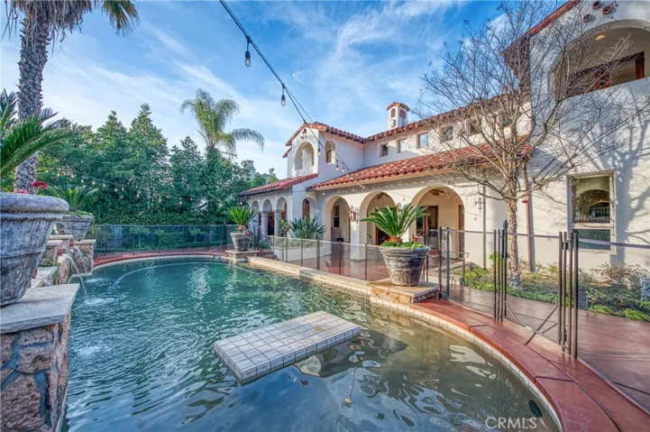 1387 E Carlyle Way, Fresno, California 93730