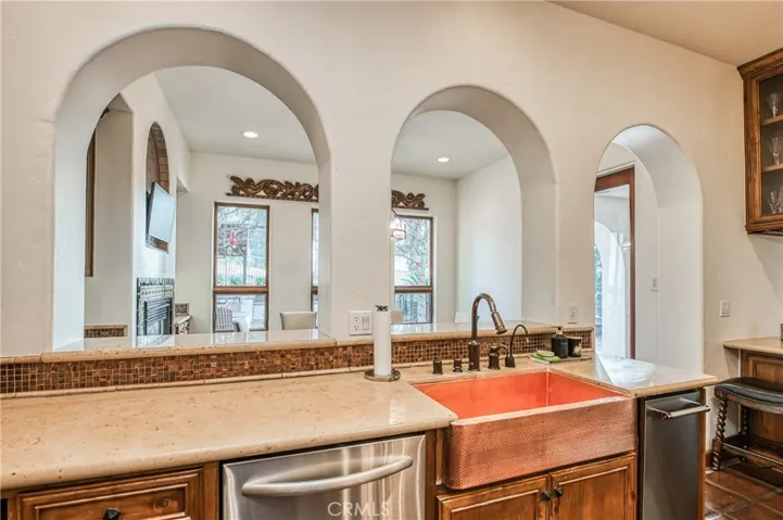 1387 E Carlyle Way, Fresno, California 93730