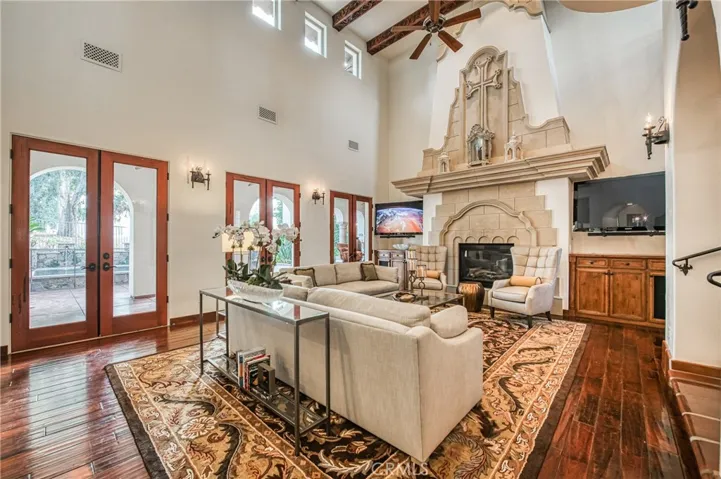 1387 E Carlyle Way, Fresno, California 93730