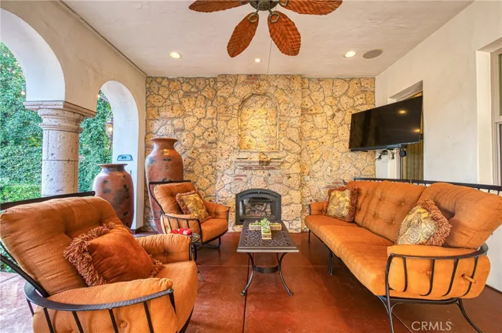 1387 E Carlyle Way, Fresno, California 93730