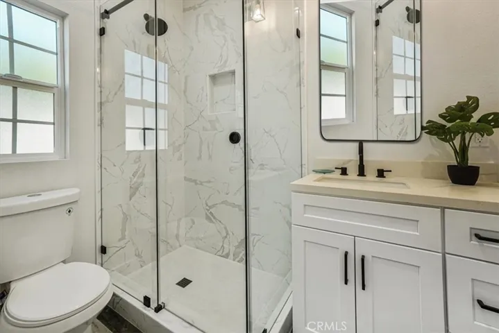 REAR HOME MASTER 
 BATH