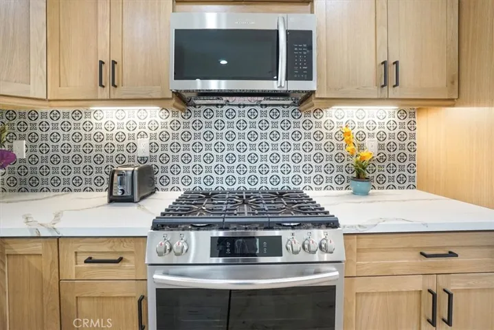 STOVE AND 
 MICROWAVE