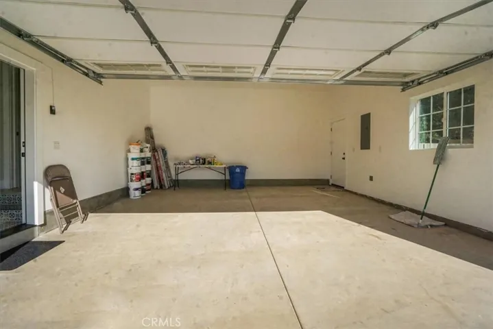  FRONT HOME I I INSULATED 2 CAR GARAGE