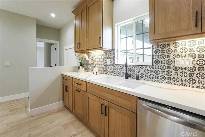  FRONT KITCHEN