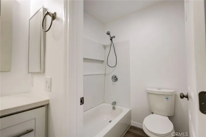 Full Bath located in bedroom