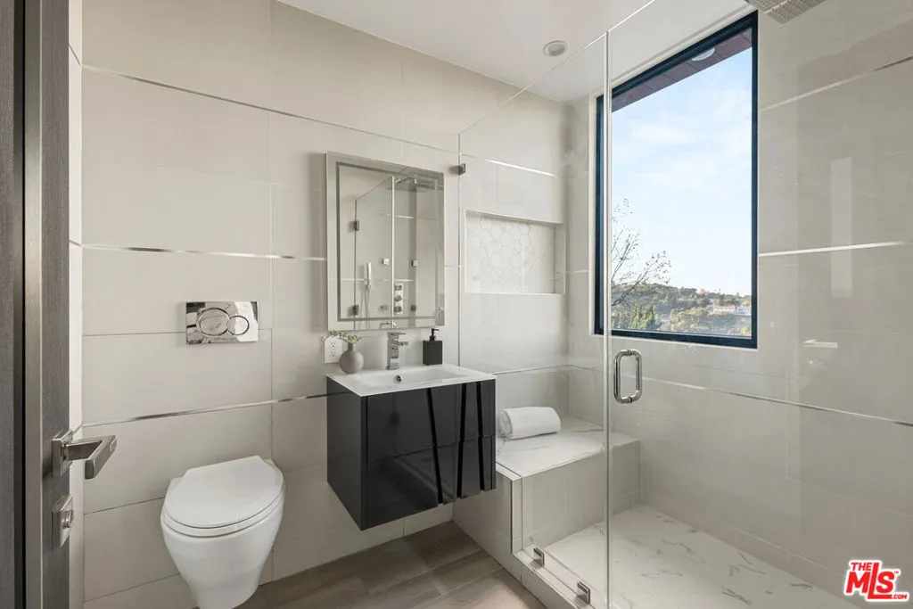 3716 Multiview Drive, Los Angeles, California 90068 home-pic-10