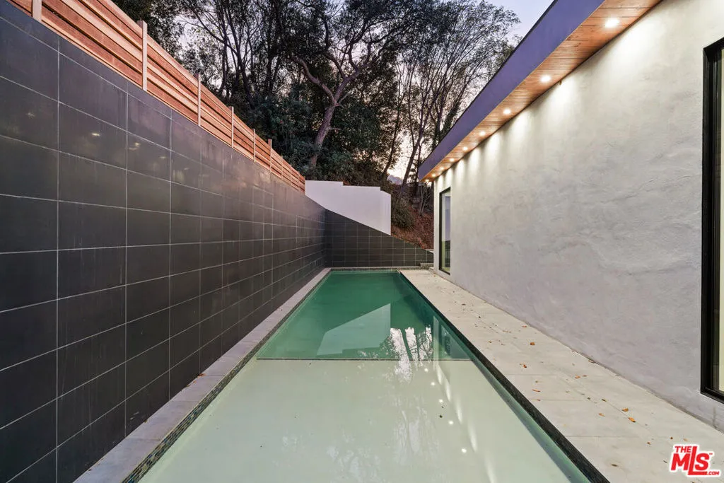 3716 Multiview Drive, Los Angeles, California 90068 home-pic-14