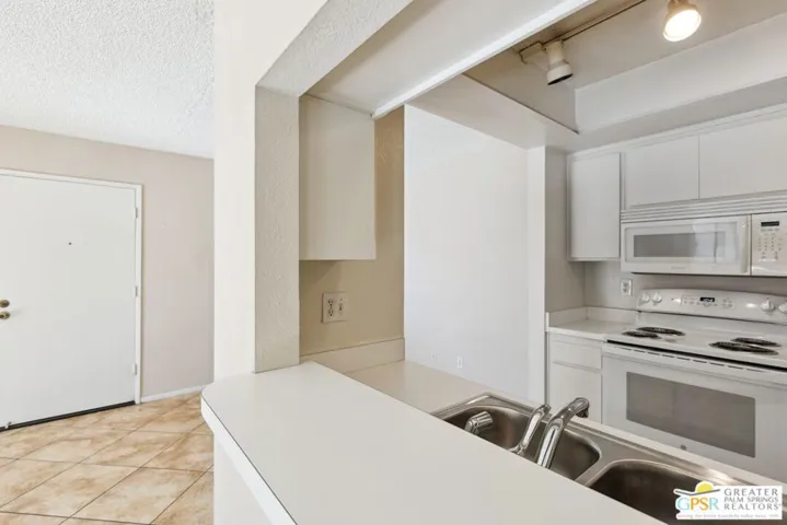 1111 E Ramon Road 43, Palm Springs, California 92264