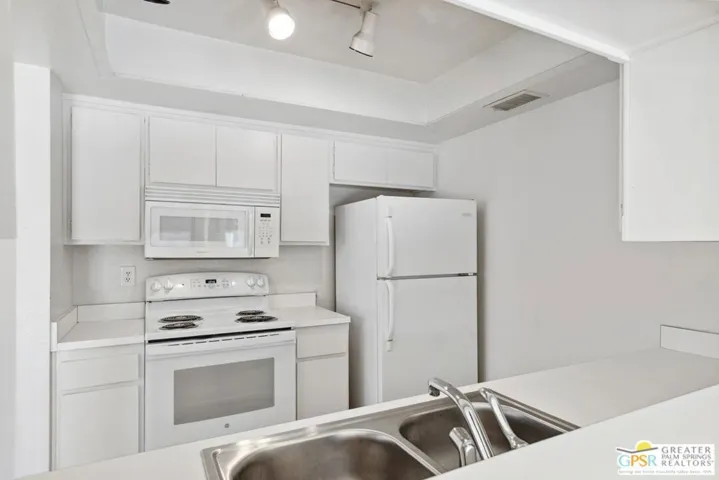 1111 E Ramon Road 43, Palm Springs, California 92264