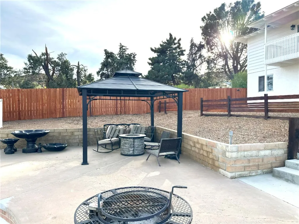 39954 90th Street W, Leona Valley, California 93551 home-pic-18