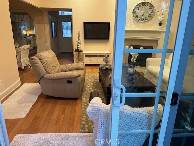 Living room (furnished)
