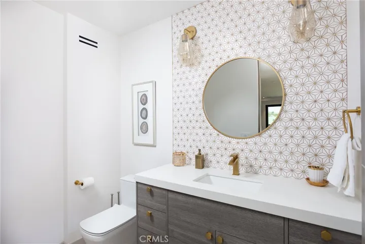 356 Dahlia Place, Corona Del Mar, California 92625