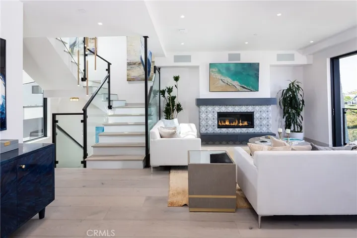 356 Dahlia Place, Corona Del Mar, California 92625