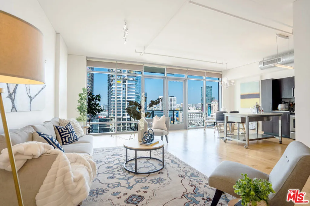 1100 S Hope Street 1406, Los Angeles, California 90015 home-pic-0