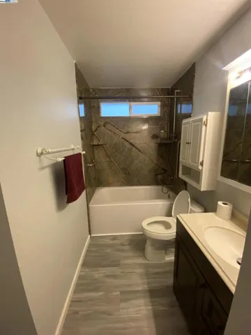 Large soaking tub.