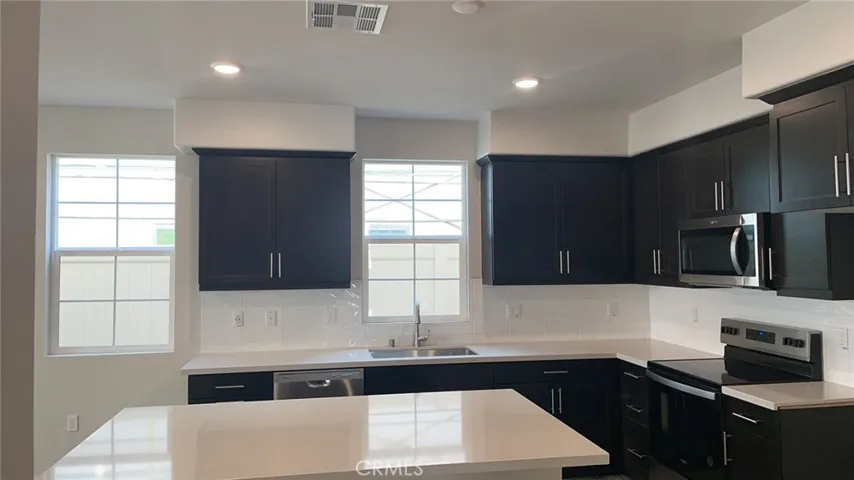 458 Meyer Place, Upland, California 91786