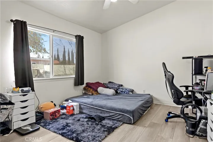 9952 Hemlock Avenue, Hesperia, California 92345