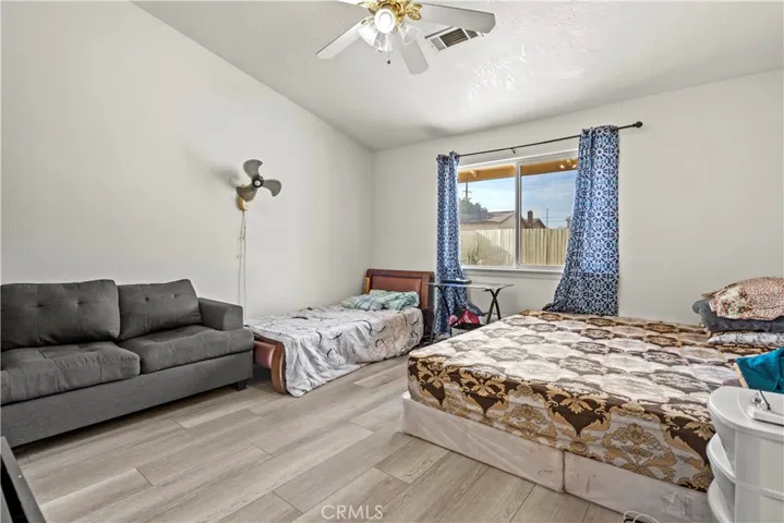 9952 Hemlock Avenue, Hesperia, California 92345