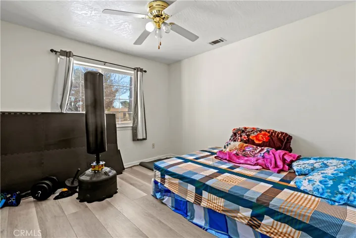 9952 Hemlock Avenue, Hesperia, California 92345