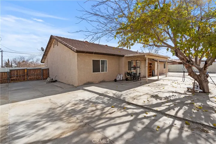 9952 Hemlock Avenue, Hesperia, California 92345