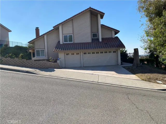 161 S Canyon Woods Road, Anaheim Hills, California 92807
