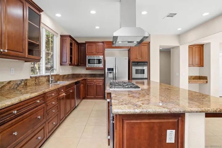 3516 Corte Delfinio, Carlsbad, California 92009
