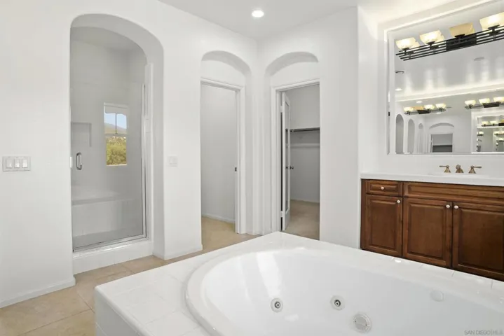 3516 Corte Delfinio, Carlsbad, California 92009