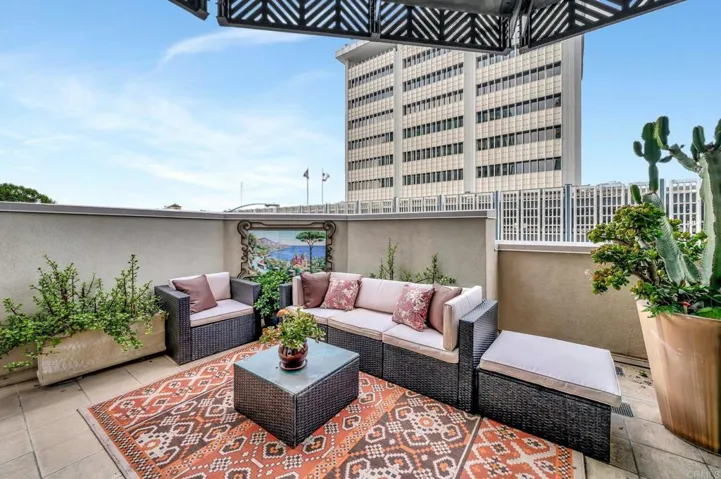 PRIVATE PATIO