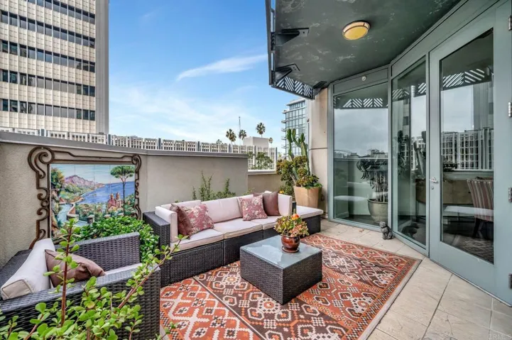 PRIVATE PATIO