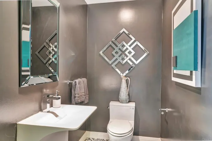 POWDER ROOM
