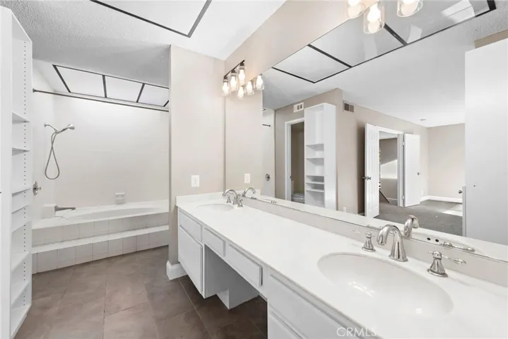 8 Rocky Glen, Irvine, California 92603
