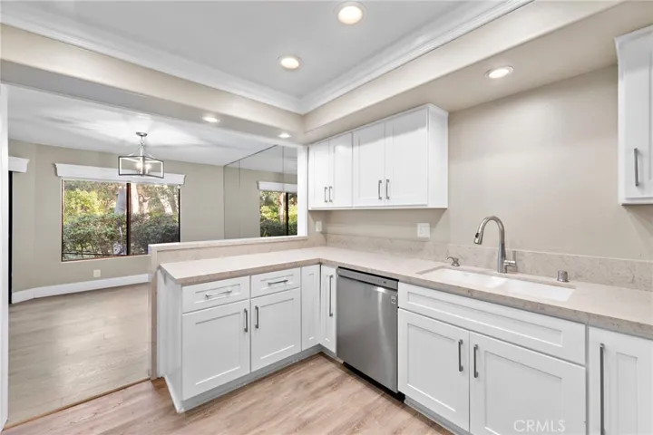 8 Rocky Glen, Irvine, California 92603