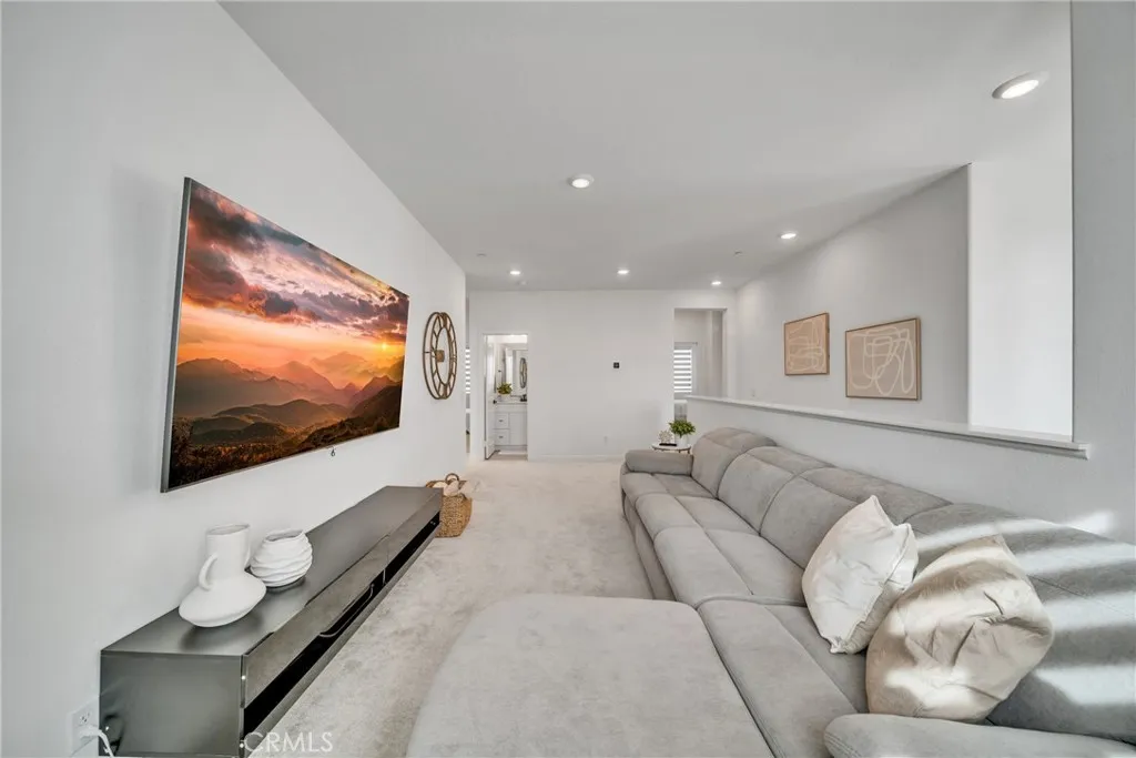 889 Campbell Way, Pomona, California 91768 home-pic-15