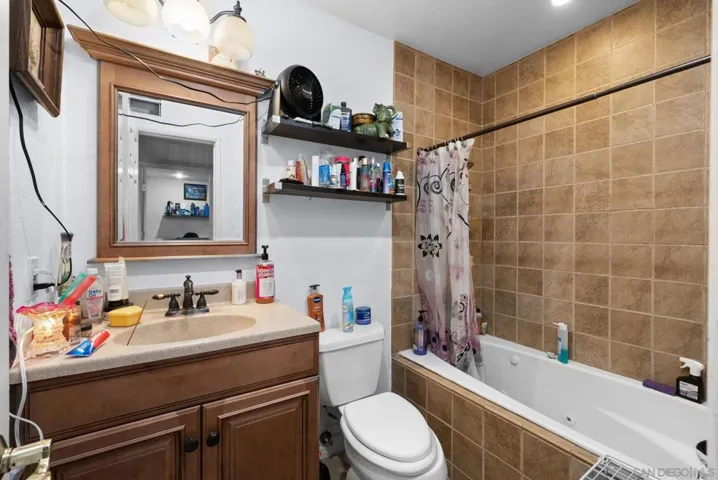 302 Sweetwood, San Diego, California 92114