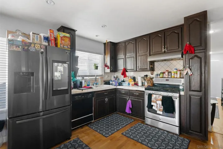 302 Sweetwood, San Diego, California 92114