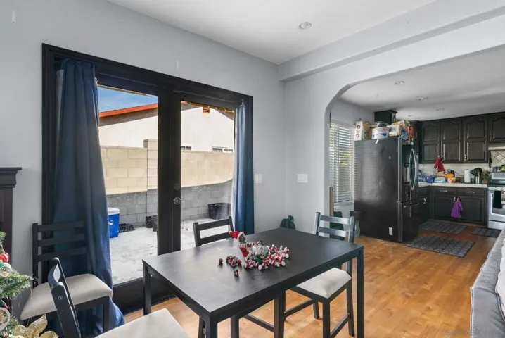 302 Sweetwood, San Diego, California 92114