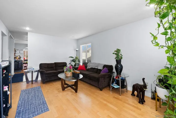302 Sweetwood, San Diego, California 92114