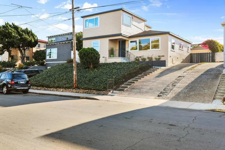 3321 Zola Street, San Diego, California 92106