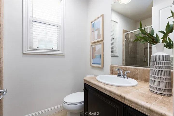 Main floor 3/4 bath