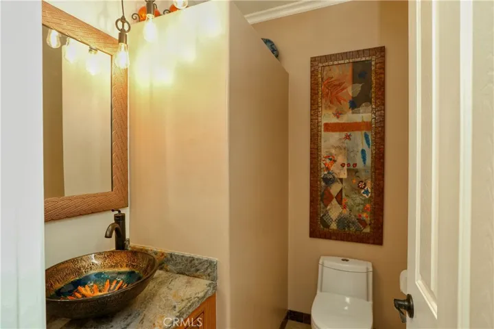 1/2 Bath