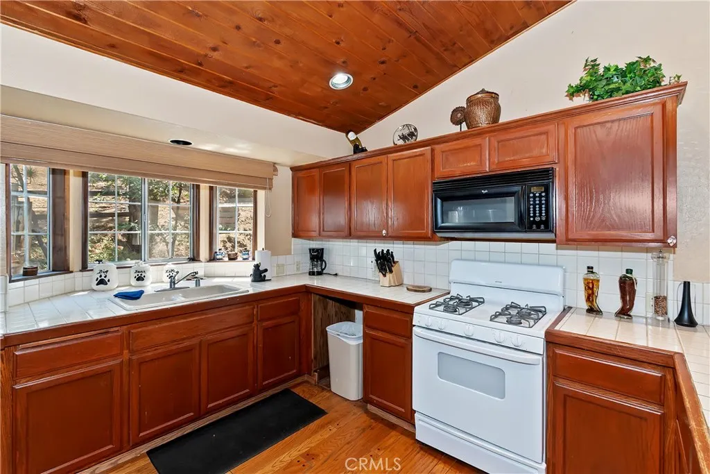 1134 Siskiyou Drive, Big Bear Lake, California 92315 home-pic-6